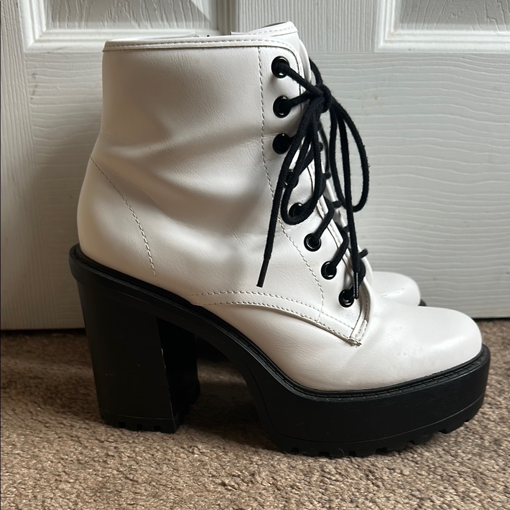White and Black Combat Moto Boots - Picture 2 of 7